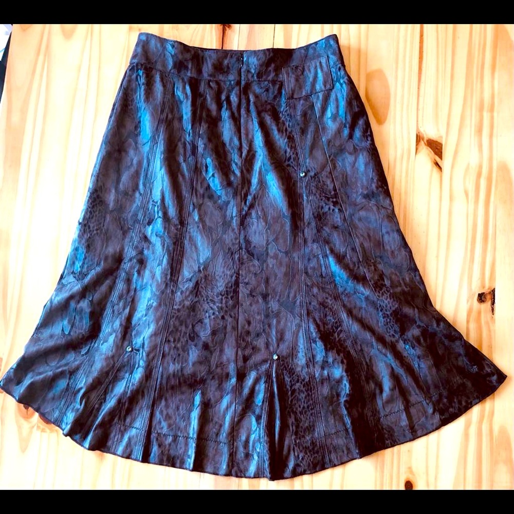 Simon Chang Women Faux Leather Skirt size 4